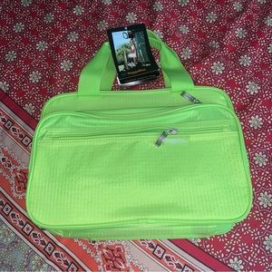 NWT Baggallini hanging cosmetic bag